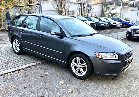Volvo V50 Kombi D2 Kinetic 1.6 TD 2. Hand