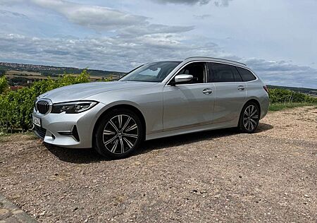 BMW 320d 320 Touring xDrive Aut. Luxury