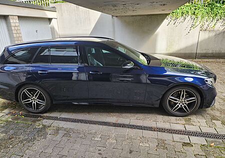 Mercedes-Benz E 220 d T 9G-TRONIC AMG Line