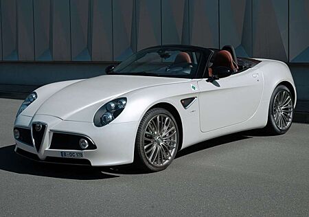Alfa Romeo 8C