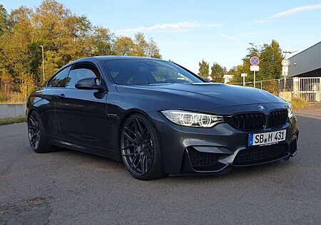 BMW M4 Coupe DKG