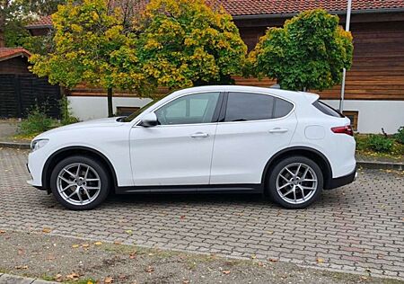 Alfa Romeo Stelvio 2.0 Turbo 16V AT8-Q4 First Edition
