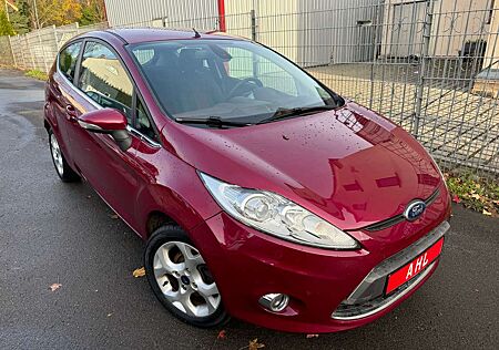 Ford Fiesta Titanium/Klima/SHZ/PDC/8X Alu/USB/AUX/TÜV 06-26