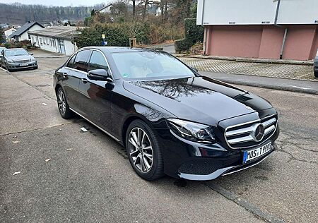 Mercedes-Benz E 220 220d 4Matic 9G-Tronic 194