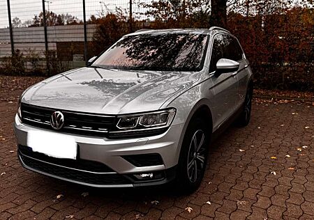 VW Tiguan Volkswagen 2.0 TDI / 190 PS / Pano / Anhängerkupplung