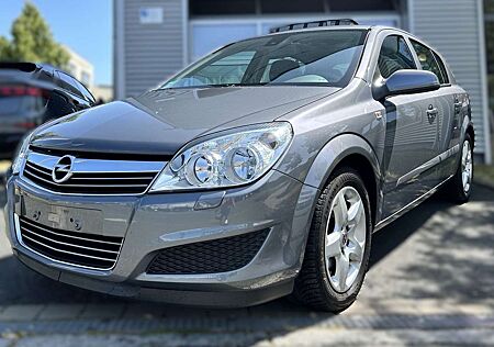 Opel Astra H 1.6 CATCH ME Panorama Schiebedach 1Hand ScheHeft
