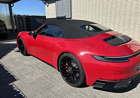 Porsche 992 Carrera Cabrio 4 GTS PDK