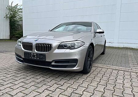 BMW 525 Lim. d/ Head-up/Standheizung/Leder/Scheckhef