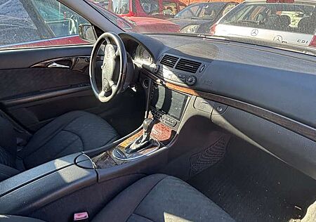 Mercedes-Benz E 220 T CDI Automatik Avantgarde DPF