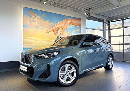 BMW iX1 xDrive30 M SPORT ACC+AHK+HUD+KAM+SPUR+KOMF+
