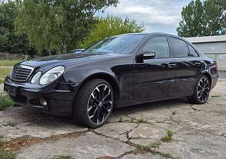 Mercedes-Benz E 200 Kompressor (211.042)