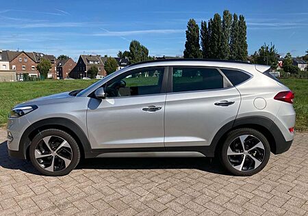 Hyundai Tucson Top Ausstattung Pano-Leder-Navi Inspektion neu