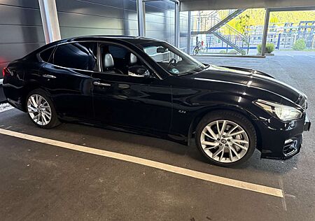 Infiniti Q70 2.2d Premium Executive
