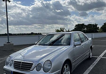 Mercedes-Benz E 240 Elegance