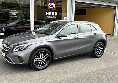 Mercedes-Benz GLA 180 Urban Style-8900 KM-Zustand Neuwertig !