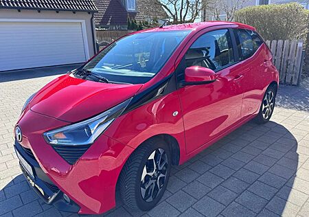 Toyota Aygo 5-Türer x-play