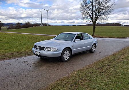 Audi A8 3.7 quattro