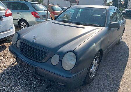 Mercedes-Benz E 200 KOMPRESSOR CLASSIC