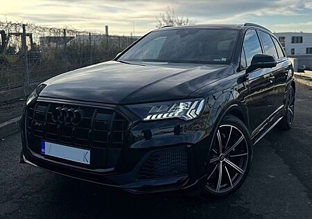 Audi SQ7 +TFSI+quattro+tiptronic