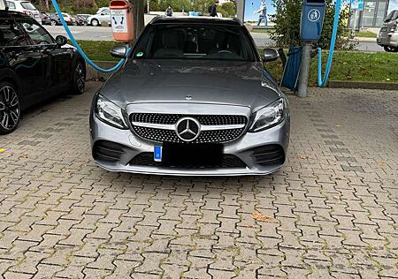 Mercedes-Benz C 300 d T 4Matic 9G-TRONIC *AMG Line* LED* PANO*KEYLESS*