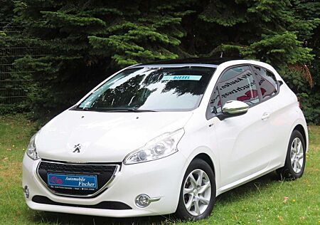 Peugeot 208 Style "Panoramadach-sehr gepflegt"