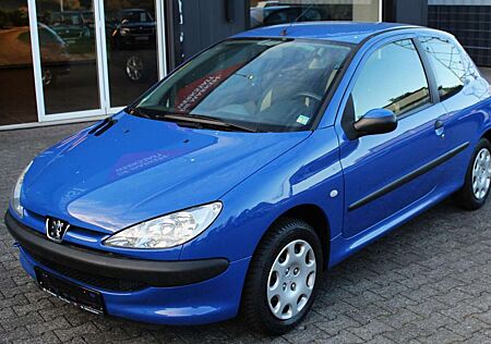Peugeot 206 Peugot Petit Filou 44kW/60PS 1.Hand