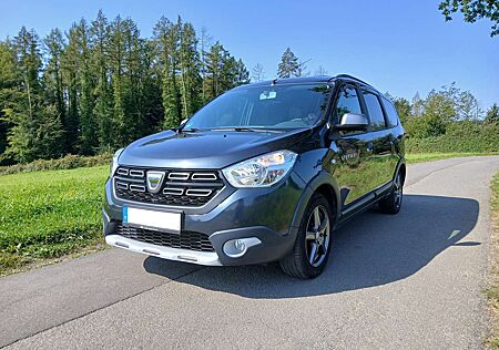 Dacia Lodgy Stepway LPG/Benzin 1.Hd/AHK/Zusatzfedern