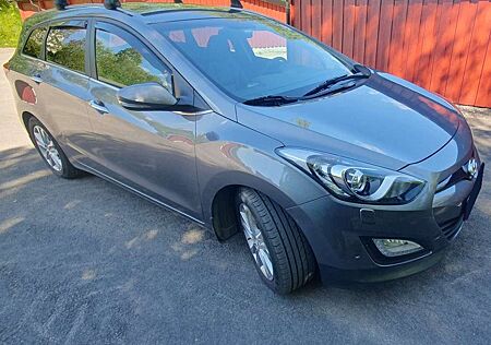 Hyundai i30 i30cw 1.6 CRDi Automatik
