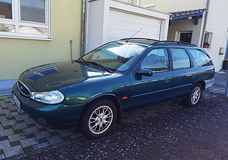 Ford Mondeo Turnier 16V Ghia