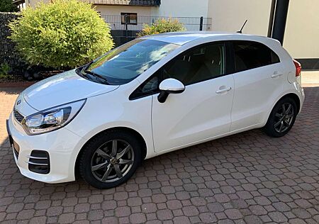 Kia Rio 1.4 Dream Team Edition