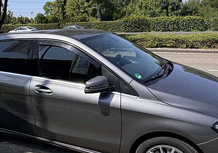 Mercedes-Benz B 180 CDI / d (246.212)