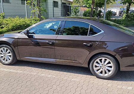 Skoda Superb 2.0 TDI DSG Style