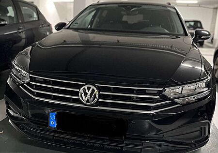 VW Passat Variant Volkswagen 1.5 TSI OPF DSG Conceptline