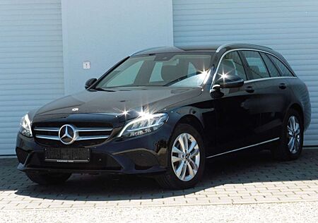 Mercedes-Benz C 220 d T 4MATIC Avantgarde LED Navi Kamera SHZ