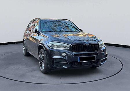 BMW X5 M M50d (360° Kamera, Komfortsitze, Head-Up Display)