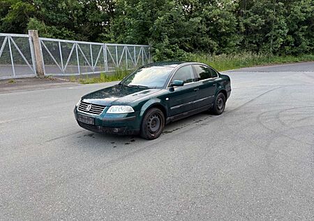 VW Passat Volkswagen Lim. Family TÜV 02/2026