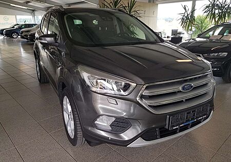 Ford Kuga Titanium TDCi Sitzheiz. Navi AHK PDC vo.+hi