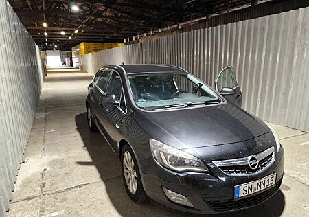 Opel Astra 1.7 CDTI DPF Sports Tourer Sport