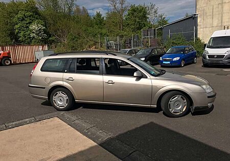 Ford Mondeo Turnier Ghia