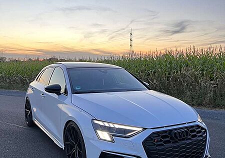Audi S3 8Y Sb / 1. Hand / B&O / Matrix / Pano / Alcantara