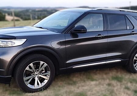 Ford Explorer PLATINUM PHEV,AHK,Ubo-Schutz, Keramik-Versiegelung