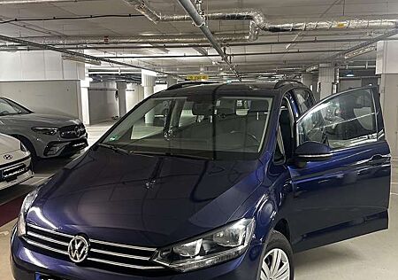 VW Touran Volkswagen 1.6 TDI SCR BlueMotion Technology Comfortline