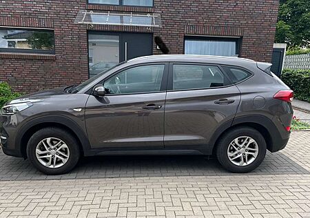 Hyundai Tucson blue Classic 2WD