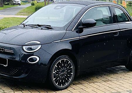 Fiat 500E Modell Cabriolet La Prima