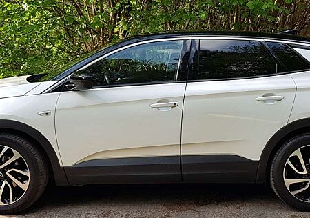 Opel Grandland X 1.5 D "Ultimate", AHK, Panorama-Dach