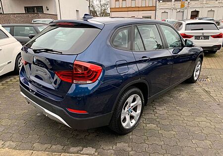 BMW X1 20 i sDrive Automatik Sport Sitze