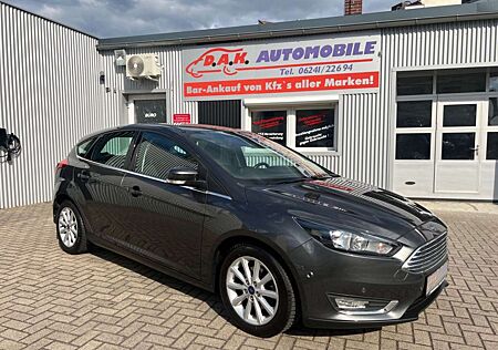 Ford Focus Lim. Titanium 1.Hand+Kamera+SHZ+Allwetter