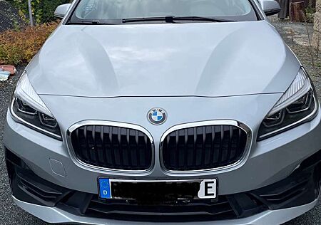 BMW 225xe 225 2er Active Tourer Plug-In-Hybrid iPerformanc