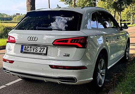 Audi Q5 2.0 TDI quattro S tronic sport