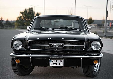 Ford Mustang , V8, Servo, Scheibenbremsen,schwarz Matt